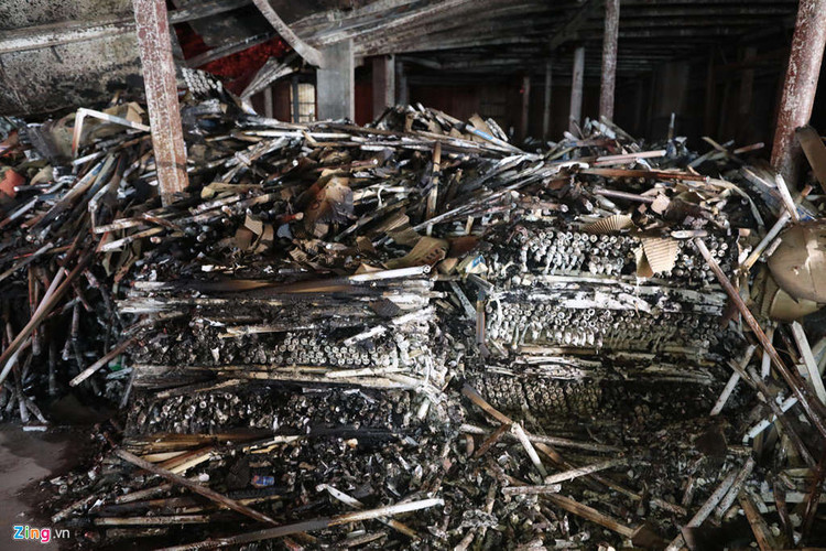 Canh quan doi tay doc hien truong vu chay Rang Dong hinh anh 5 