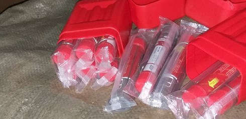 Một số quả pháo sáng được Cảnh sát 141 phát hiện.