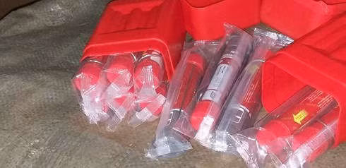 Một số quả pháo sáng được Cảnh sát 141 phát hiện.