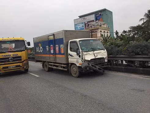 Chiếc xe tải gây tai nạn chưa rõ biển kiểm soát