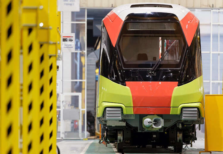 Đoàn tàu đầu tiên trong 10 đoàn tàu được sản xuất cho tuyến đường sắt Nhổn - ga Hà Nội. Ảnh MRB.