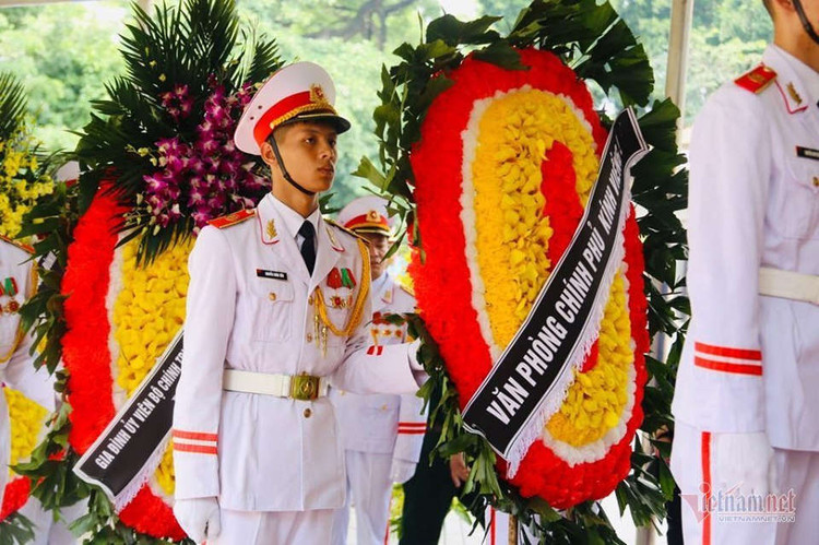 Hàng nghìn người đưa tiễn Thứ trưởng Lê Hải An