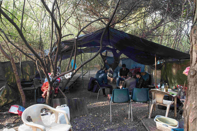 Ben trong trai ti nan o Phap cua nguoi Viet cho vuot bien sang Anh hinh anh 2 