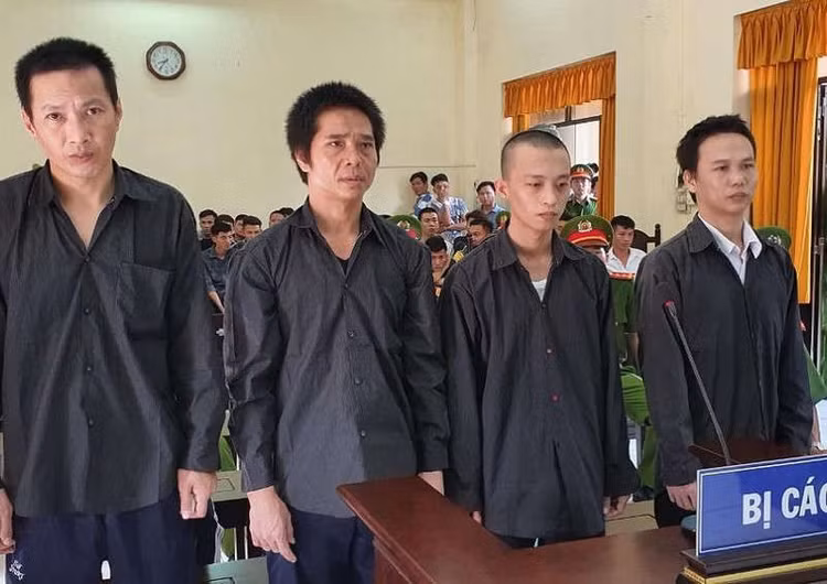 Đào tẩu khỏi trại tạm giam bằng một chiếc đinh vít - ảnh 1