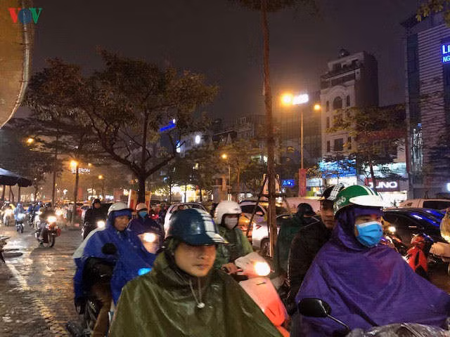 dong xe co cuon cuon doi mua ret ngay can tet canh ty 2020 hinh 8