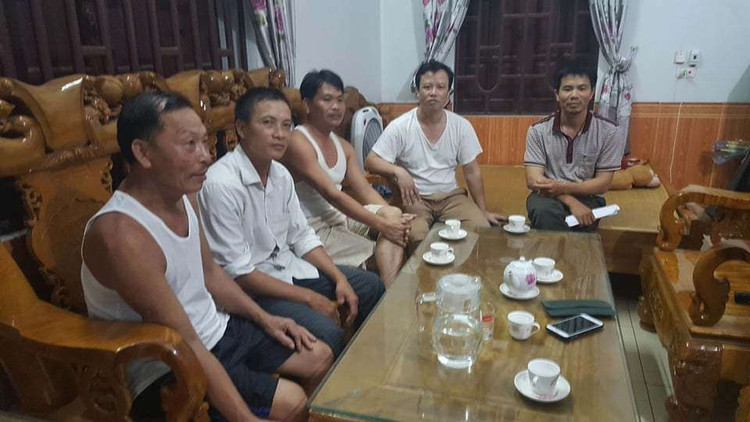 Cả làng quây tôn, dựng chốt bảo vệ cây sưa có giá 22 tỷ