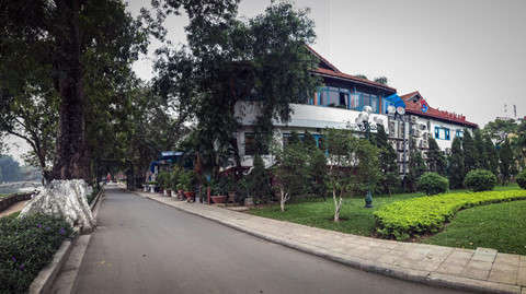 Nhung cong vien o Ha Noi bi 'xen dat' lam nha hang, quan ca phe hinh anh 8 