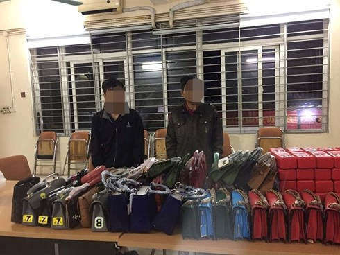 Tang vật được tổ công tác Y24 giao công an.