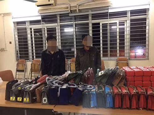 Tang vật được tổ công tác Y24 giao công an.