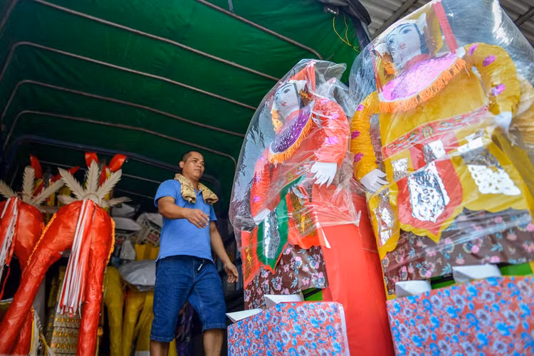 Truc thang, can cau, xe phan khoi lon bang giay de cung ram thang 7 hinh anh 12 