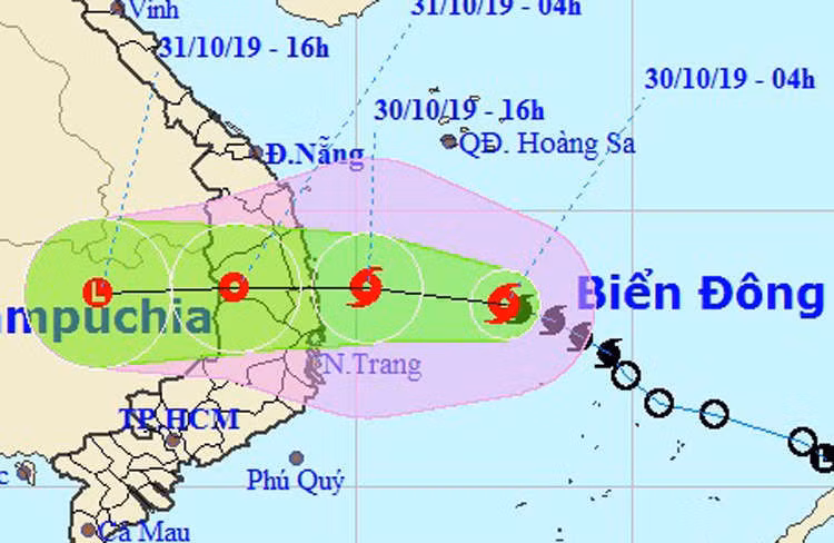 Hướng đi của bão Matmo theo dự báo của cơ quan khí tượng Việt Nam. Ảnh: NCHMF