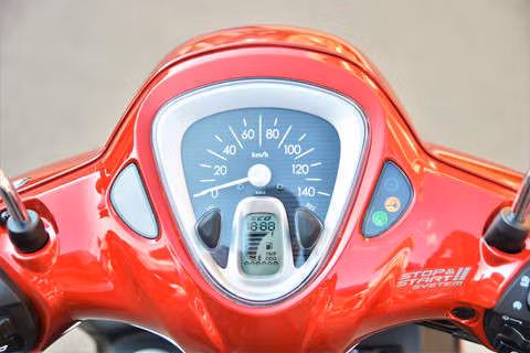 Xe tay ga cho nu: Yamaha Latte qua kho de gay ap luc len Honda Lead? hinh anh 7 