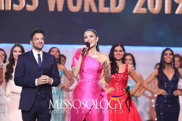 Jamaica dang quang Hoa hau The gioi, Luong Thuy Linh dung o top 12 hinh anh 11 79332147_598837204253909_5944046330333626368_n.jpg