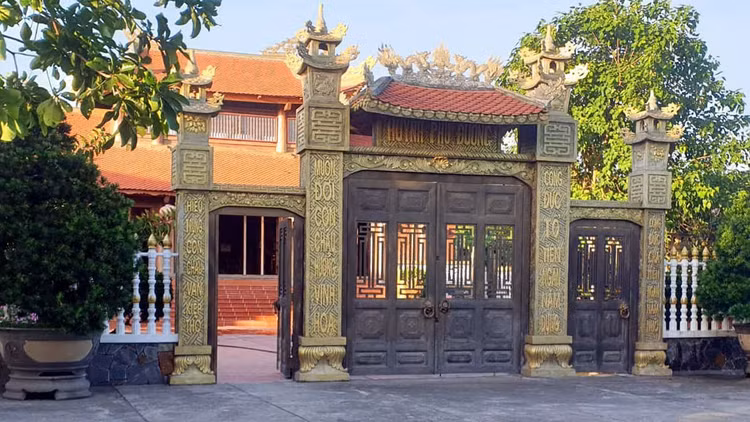 Cựu bí thư Hậu Giang Huỳnh Minh Chắc nói về Út 'trọc' tài trợ 5 tỉ xây phủ đường