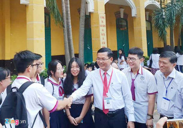 De thi Ngu van hoi ve 'Ai da dat ten cho dong song?' hinh anh 19 