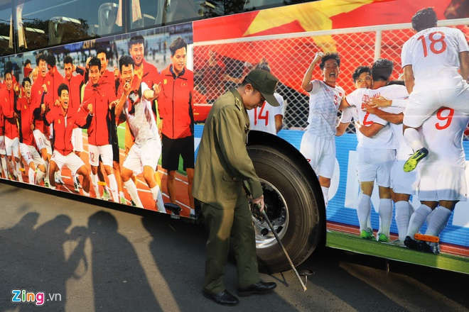 May bay dua nha vo dich SEA Games ha canh xuong Noi Bai hinh anh 34 