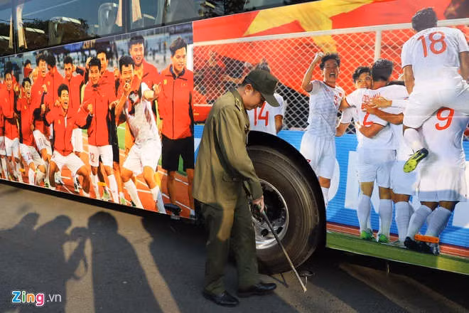 May bay dua nha vo dich SEA Games ha canh xuong Noi Bai hinh anh 34 