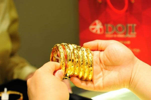 Giá vàng hôm nay 22/9, cuối tuần tăng giá mạnh