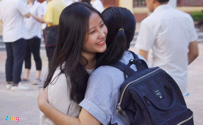 De thi Ngu van hoi ve 'Ai da dat ten cho dong song?' hinh anh 17 