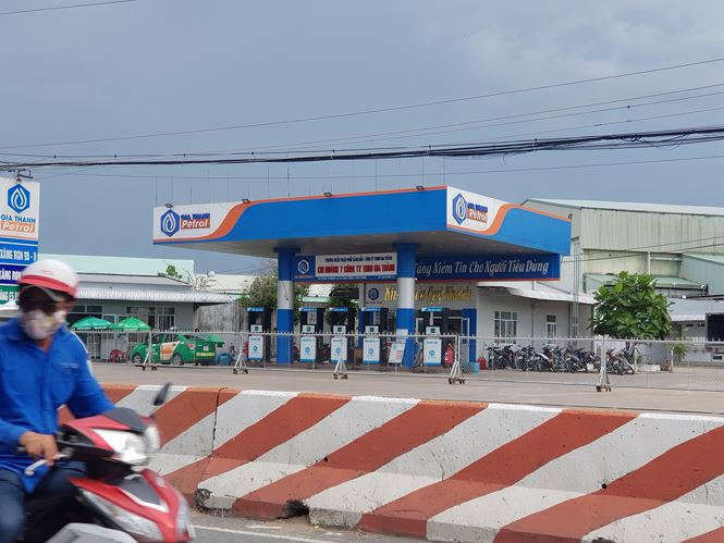 Hàng loạt cửa hàng xăng dầu của đại gia Trịnh Sướng đóng cửa - ảnh 1