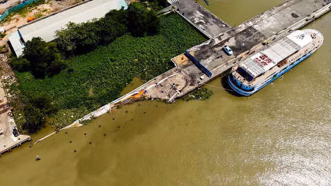 Can canh cau tau Ba Son sap xuong song Sai Gon hinh anh 5 