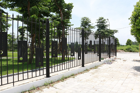 Hàng rào công viên như những khuông nhạc...