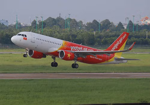 Ước tính lợi nhuận từ bán quyền mua máy bay khoảng 5 triệu USD mỗi chiếc.