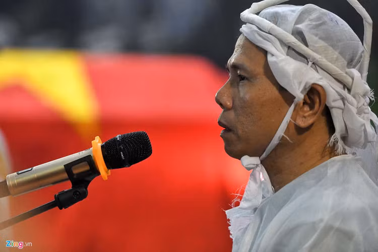 Xuc dong tien dua anh hung phi cong Nguyen Van Bay ve que nha hinh anh 7 