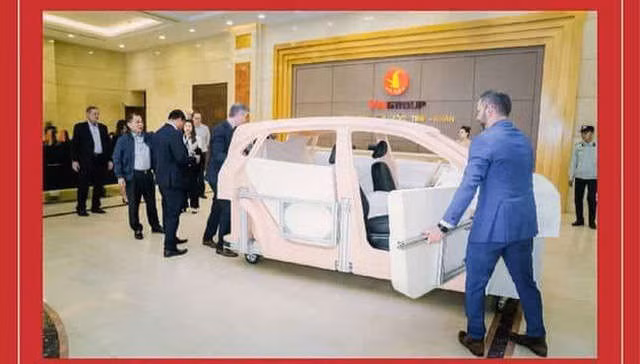 Chủ tịch Phạm Nhật Vượng đích thân thử 2 mẫu xe mới của VinFast cạnh tranh Hyundai Kona và Honda CR-V - Ảnh 3.