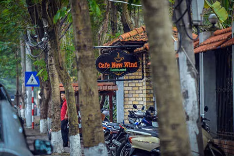 Nhung cong vien o Ha Noi bi 'xen dat' lam nha hang, quan ca phe hinh anh 4 