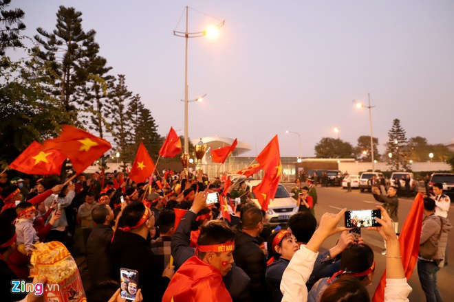 May bay dua nha vo dich SEA Games ha canh xuong Noi Bai hinh anh 17 