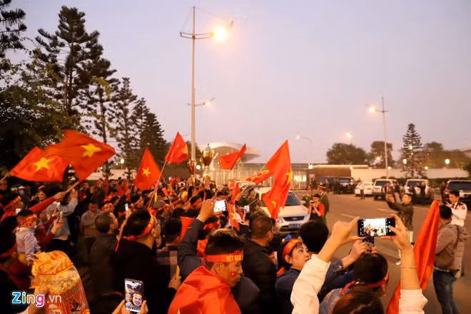 May bay dua nha vo dich SEA Games ha canh xuong Noi Bai hinh anh 17 