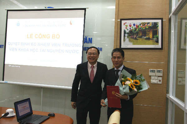 Thứ trưởng Bộ Tài nguyên và Môi trường Lê Công Thành trao Quyết định bổ nhiệm