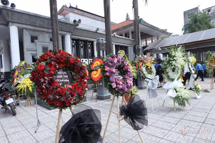 Hàng nghìn người đưa tiễn Thứ trưởng Lê Hải An