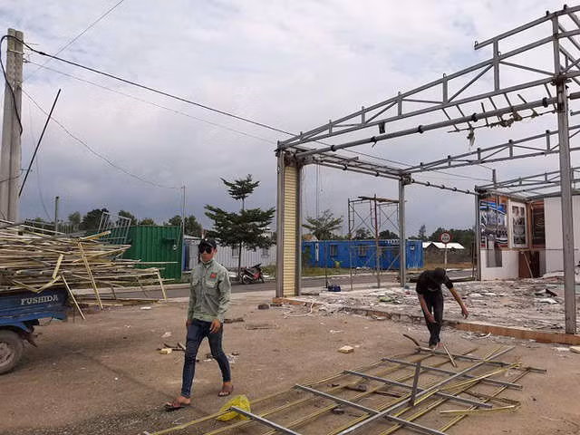  Cận cảnh hoang tàn ở các văn phòng, dự án khi ông chủ Alibaba xộ khám - Ảnh 1.