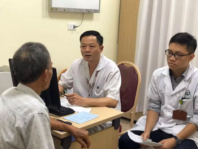 Mất chức năng đàn ông sau khi uống 10 thang thuốc nam mua hội chợ - 1