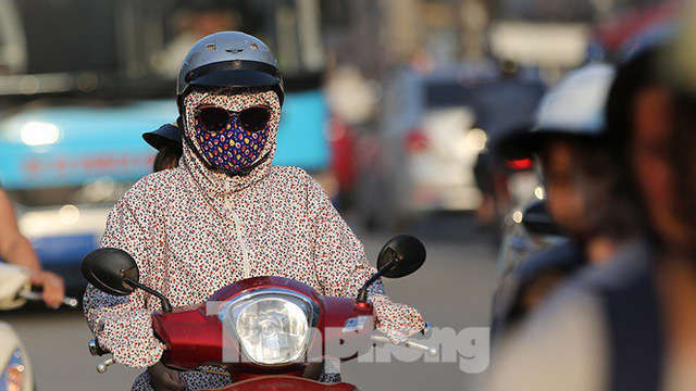 Người dân khốn khổ luồn lách trong khói bụi khi qua đại công trường vành đai 2 - Ảnh 9.