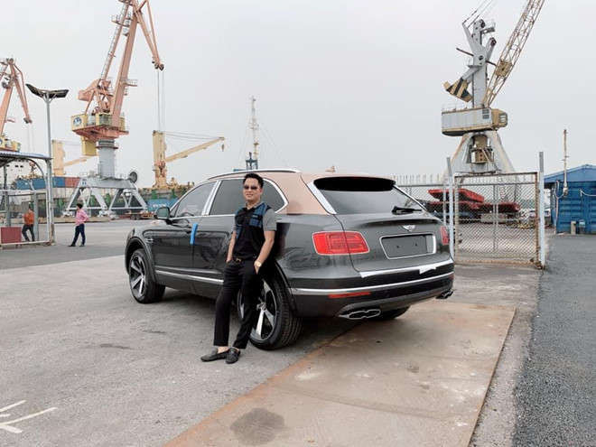 Bentley Bentayga V8 dau tien ve VN la ban doc ky niem 100 nam hinh anh 1 