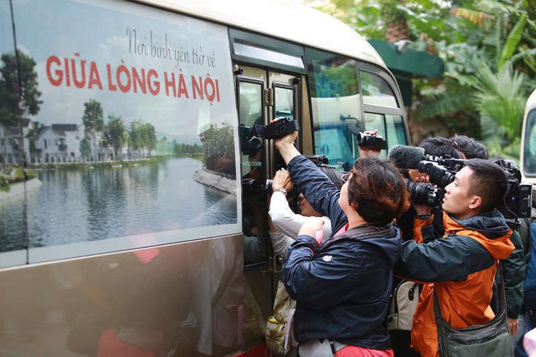 Đoàn tháp tùng Chủ tịch Kim Jong-un đã tới khách sạn Melia, an ninh thắt chặt ảnh 6 Đoàn tháp tùng Chủ tịch Kim Jong-un đã tới khách sạn Melia, an ninh thắt chặt ảnh 6