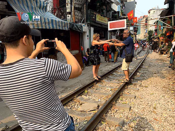 nghich ly nganh duong sat viet nam: ngua tay di 