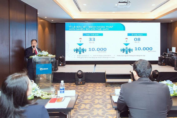 PGS.TS.BS Phạm Lê An - Phó Chủ tịch Hội Bác sĩ Gia đình Việt Nam trình bày về những thách thức trong điều trị và chẩn đoán cho người bệnh ở Việt Nam.