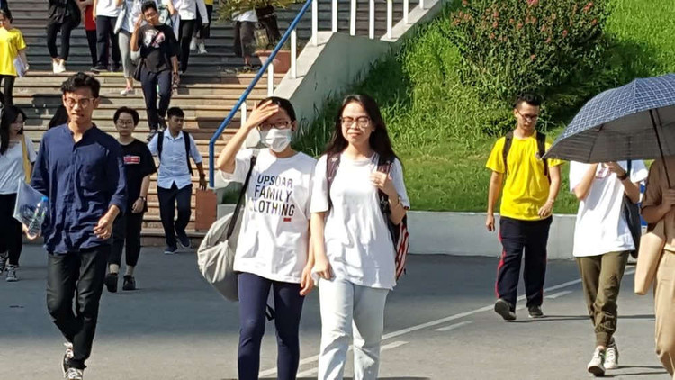 Kỳ thi THPT Quốc gia 2019 diễn ra trong thời tiết nắng nóng.