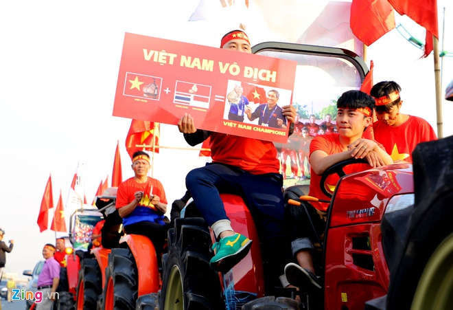 May bay dua nha vo dich SEA Games ha canh xuong Noi Bai hinh anh 29 