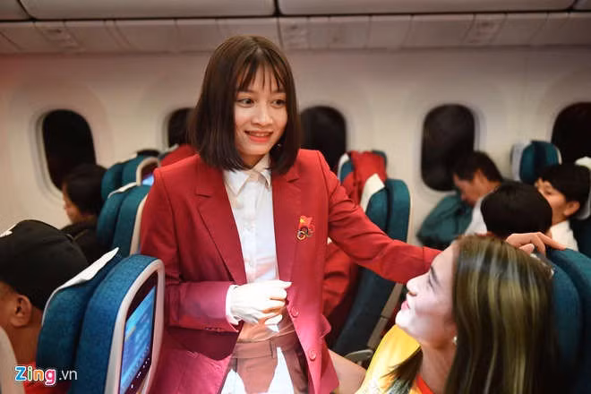 May bay dua nha vo dich SEA Games ha canh xuong Noi Bai hinh anh 10 