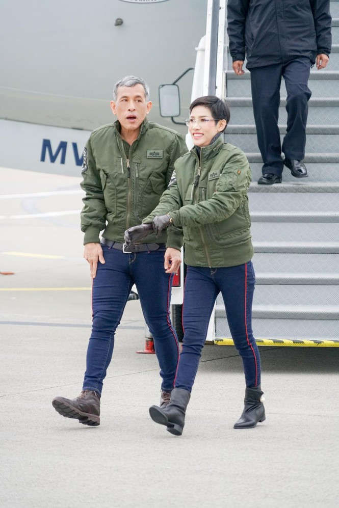 Nhan sắc Hoàng quý phi vừa bị phế truất vì bất trung ở Thái Lan - ảnh 12