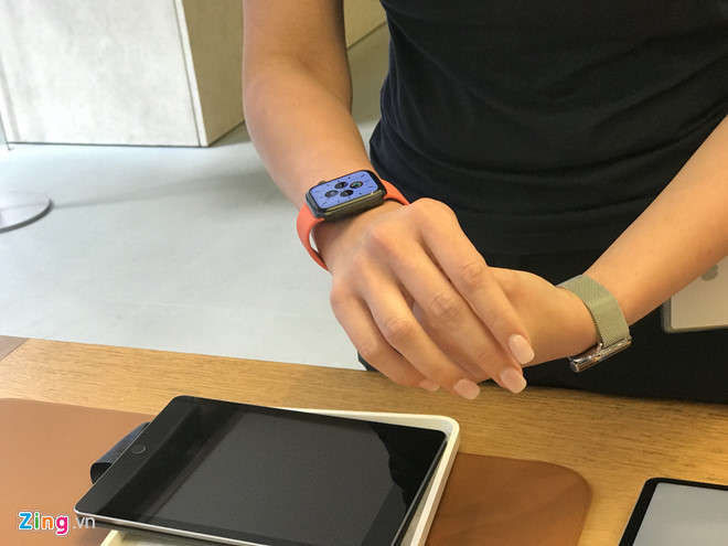 Apple Store vo tran vi nhieu nguoi Viet mua den 6 chiec iPhone 11 hinh anh 13 