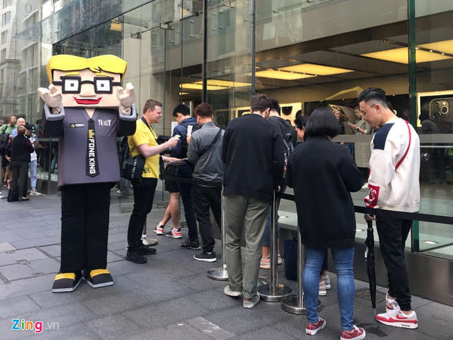 Apple Store vo tran vi nhieu nguoi Viet mua den 6 chiec iPhone 11 hinh anh 10 