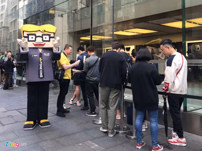Apple Store vo tran vi nhieu nguoi Viet mua den 6 chiec iPhone 11 hinh anh 10 