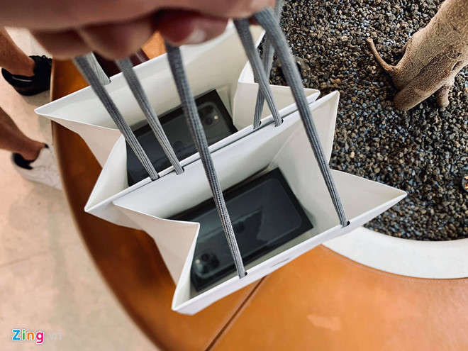 Apple Store vo tran vi nhieu nguoi Viet mua den 6 chiec iPhone 11 hinh anh 30 