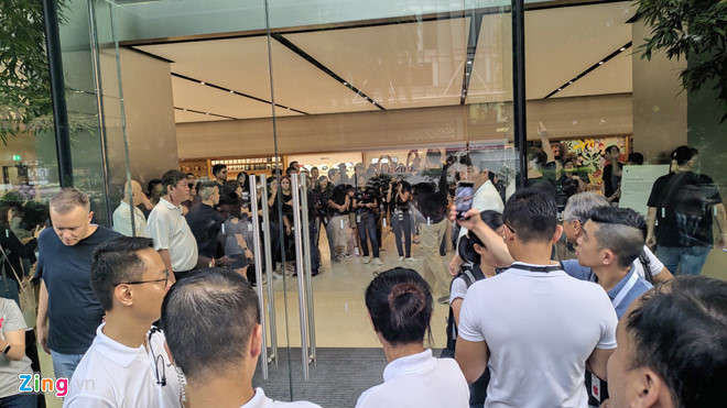 Apple Store vo tran vi nhieu nguoi Viet mua den 6 chiec iPhone 11 hinh anh 16 